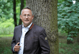 Minister Rainer lobt sich für Phantom-Engagement bei Entwaldungsverordnung