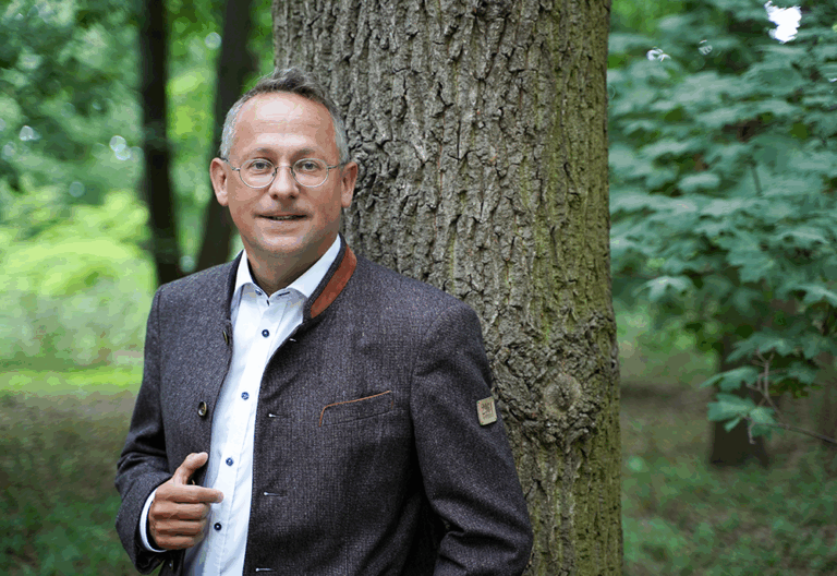 Minister Rainer lobt sich für Phantom-Engagement bei Entwaldungsverordnung